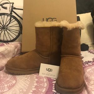 SIZE 7 KRISTABELLE UGG BOOTS (only worn twice)